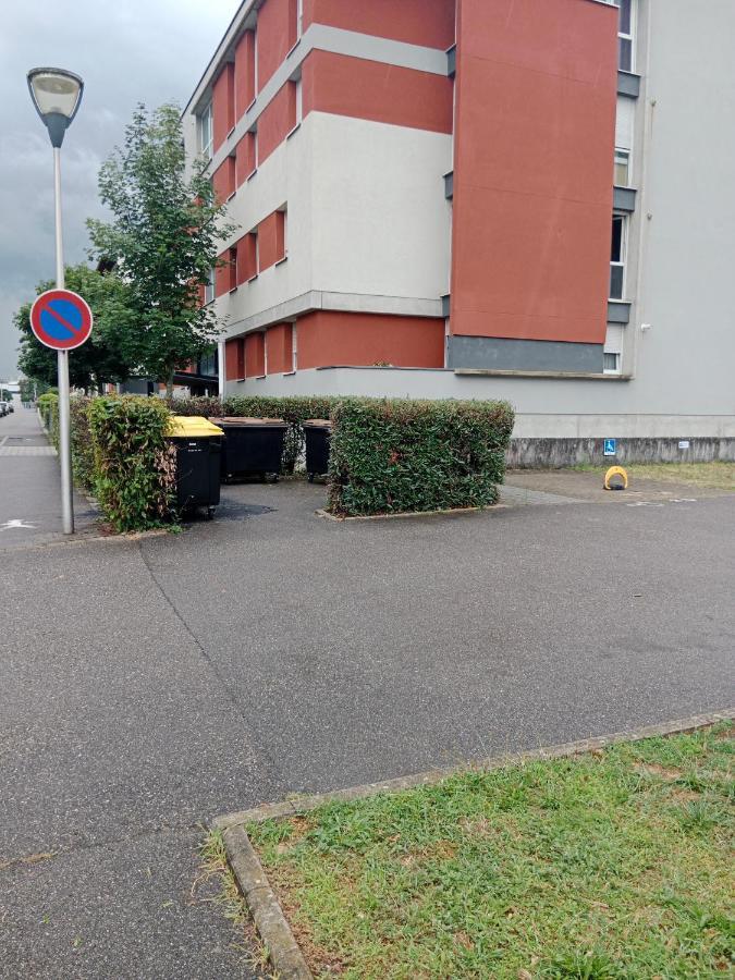 Pfastatt Tres Bel Appartement Rez De Jardin Appart De 53M2. מראה חיצוני תמונה